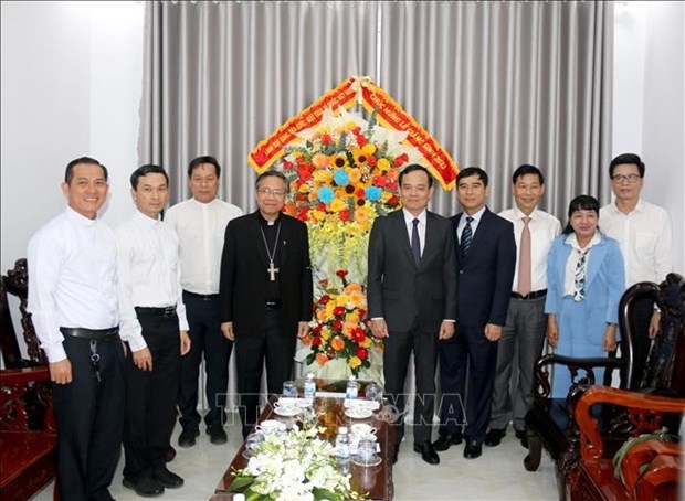 deputy pm extends christmas greetings in binh thuan, dong nai provinces picture 1