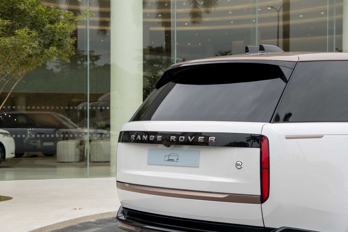 can canh mau xe range rover sv vua ra mat tai viet nam gia hon 25 ty dong hinh anh 7