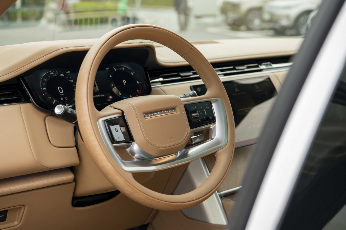 can canh mau xe range rover sv vua ra mat tai viet nam gia hon 25 ty dong hinh anh 10