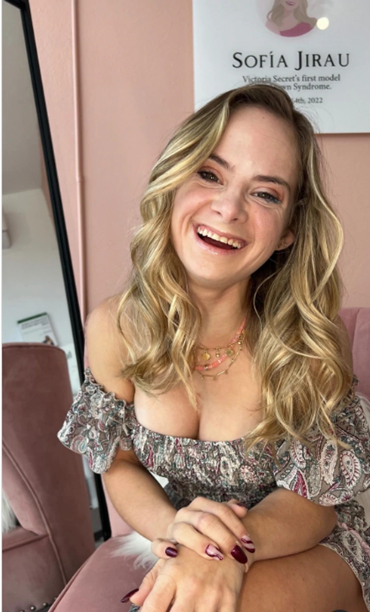 sofia jirau - nguoi mau mac hoi chung down pha vo moi rao can de thanh cong hinh anh 7