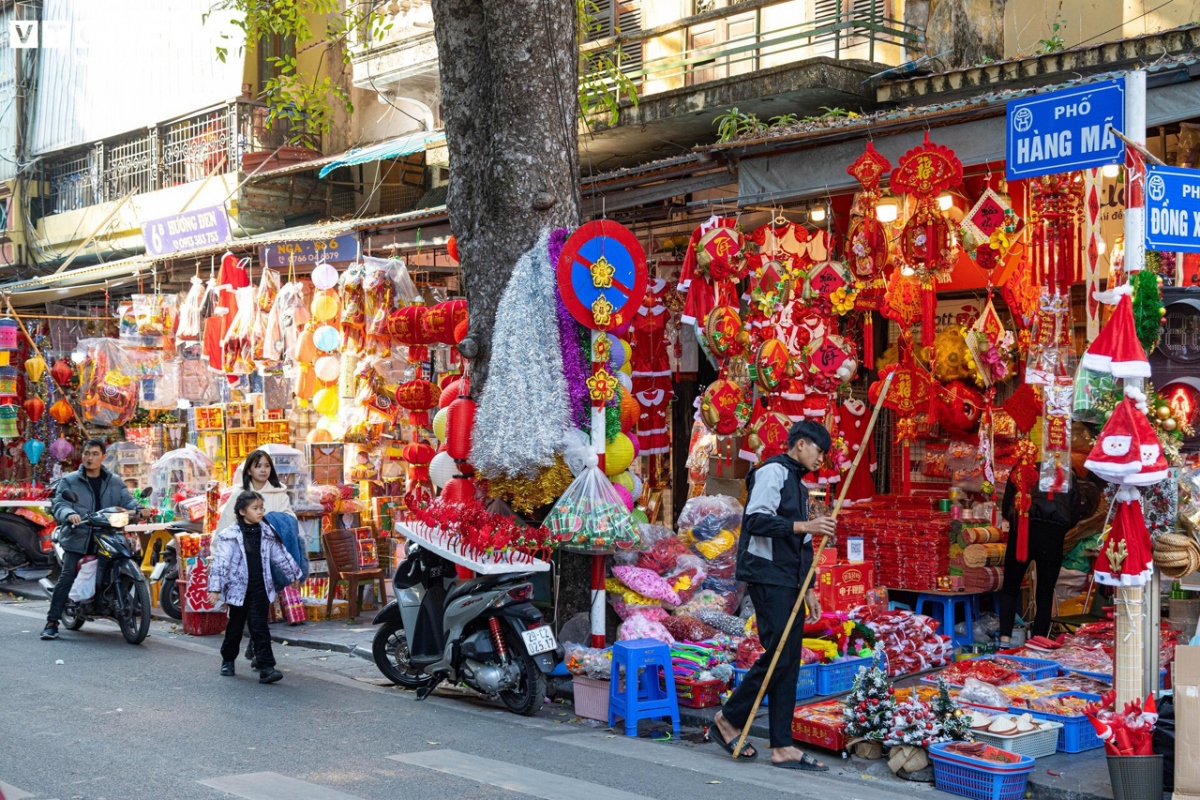 chua qua giang sinh, do trang hoang tet da duoc bay ban hinh anh 6