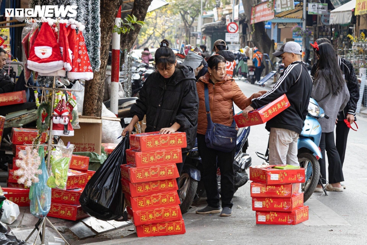 chua qua giang sinh, do trang hoang tet da duoc bay ban hinh anh 9