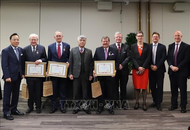 british friendship organisation co-founders awarded vietnamese medals picture 1