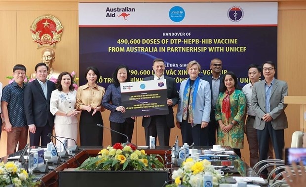 australia gives vietnam over 490,000 vaccine doses picture 1