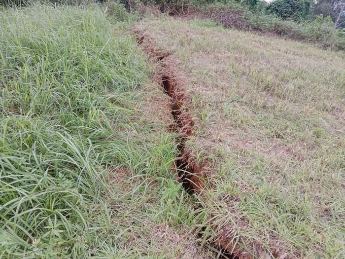 Quảng Nam sơ tán khẩn cấp các hộ dân ở khu vực sạt lở