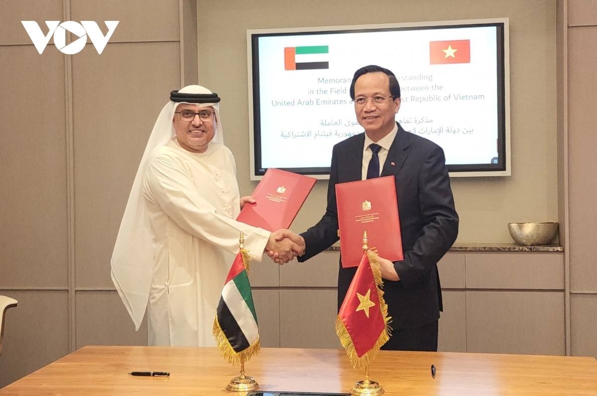 vietnam and uae sign mou on human resources cooperation picture 1