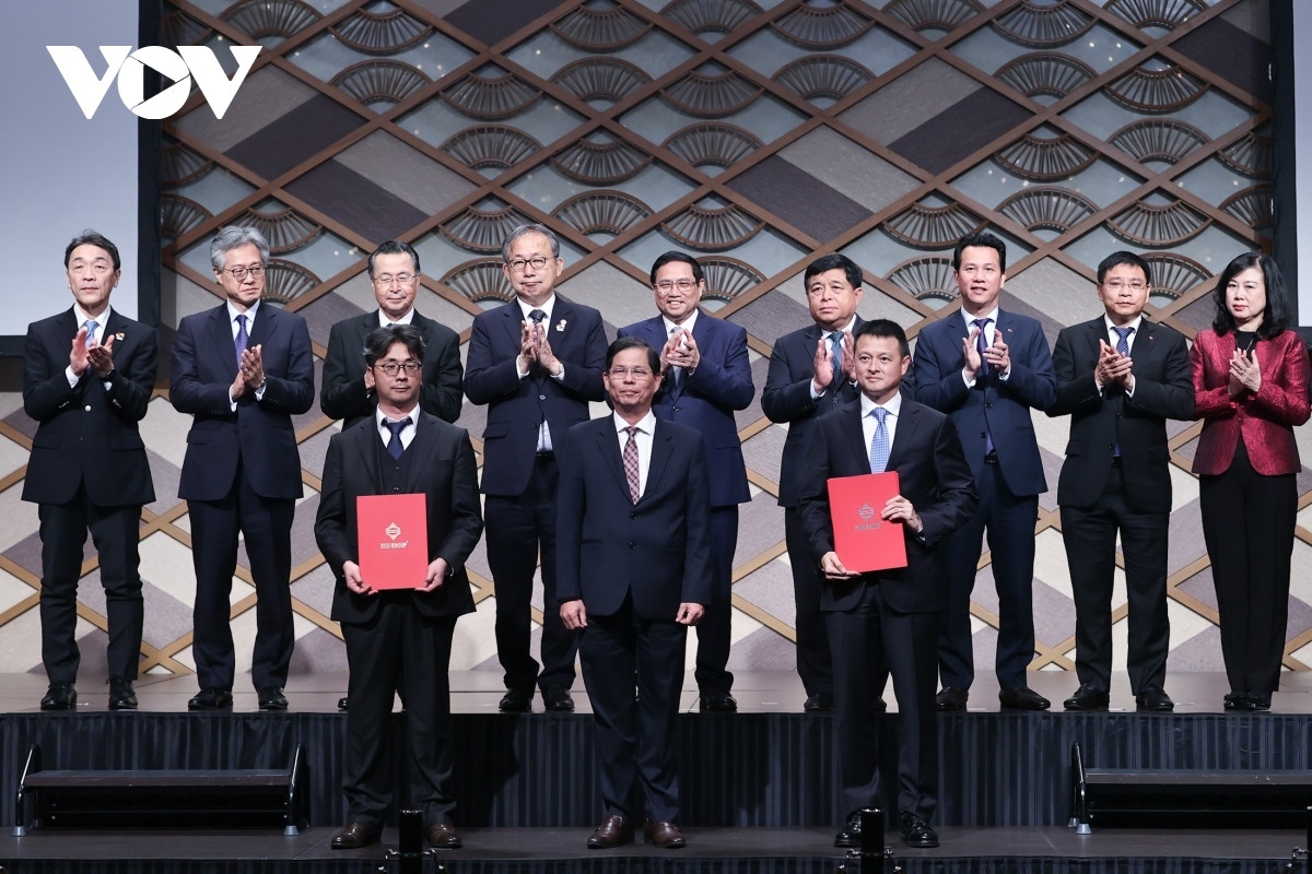 vietnam and japan ink 30 cooperation documents at joint economic forum picture 3