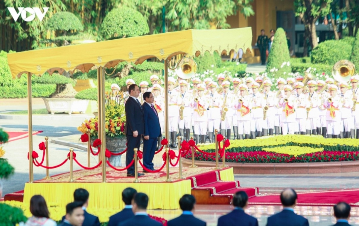 pm chinh hosts welcome ceremony for belarusian counterpart picture 1
