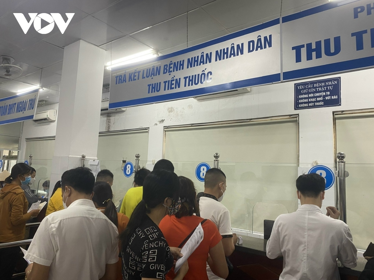 Bệnh nhân mua thuốc, vật tư y tế do bệnh viện thiếu sẽ được thanh toán bù?