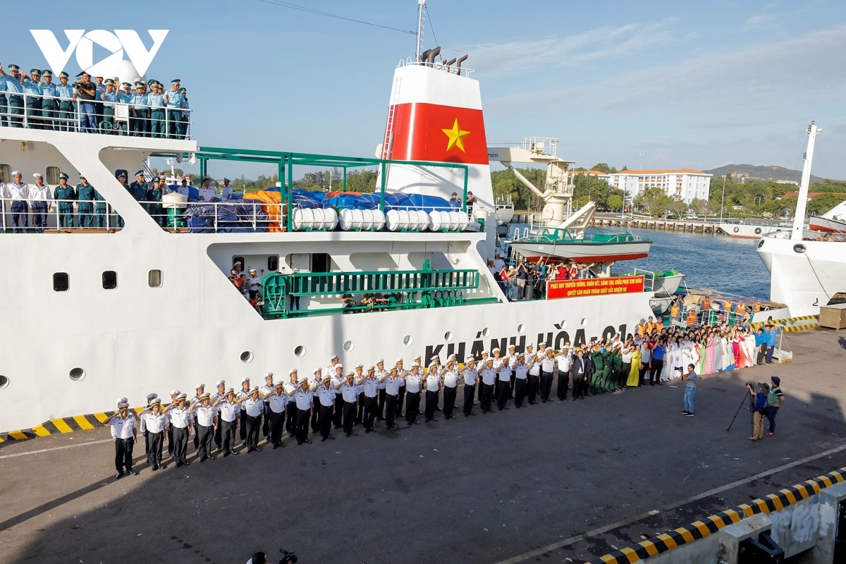 special gifts to spratly islanders ahead of lunar new year holiday picture 1