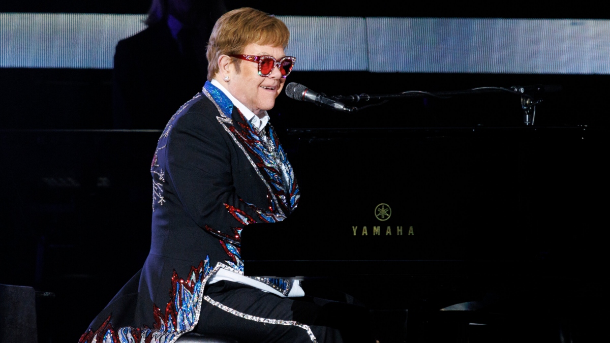 elton john lot danh sach nghe si lon gianh duoc ca 4 giai emmy, grammy, oscar va tony hinh anh 1