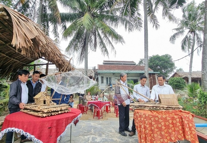 tai hien lai be ro-net dac trung song nuoc tren dong kinh giang phuc vu du khach hinh anh 1