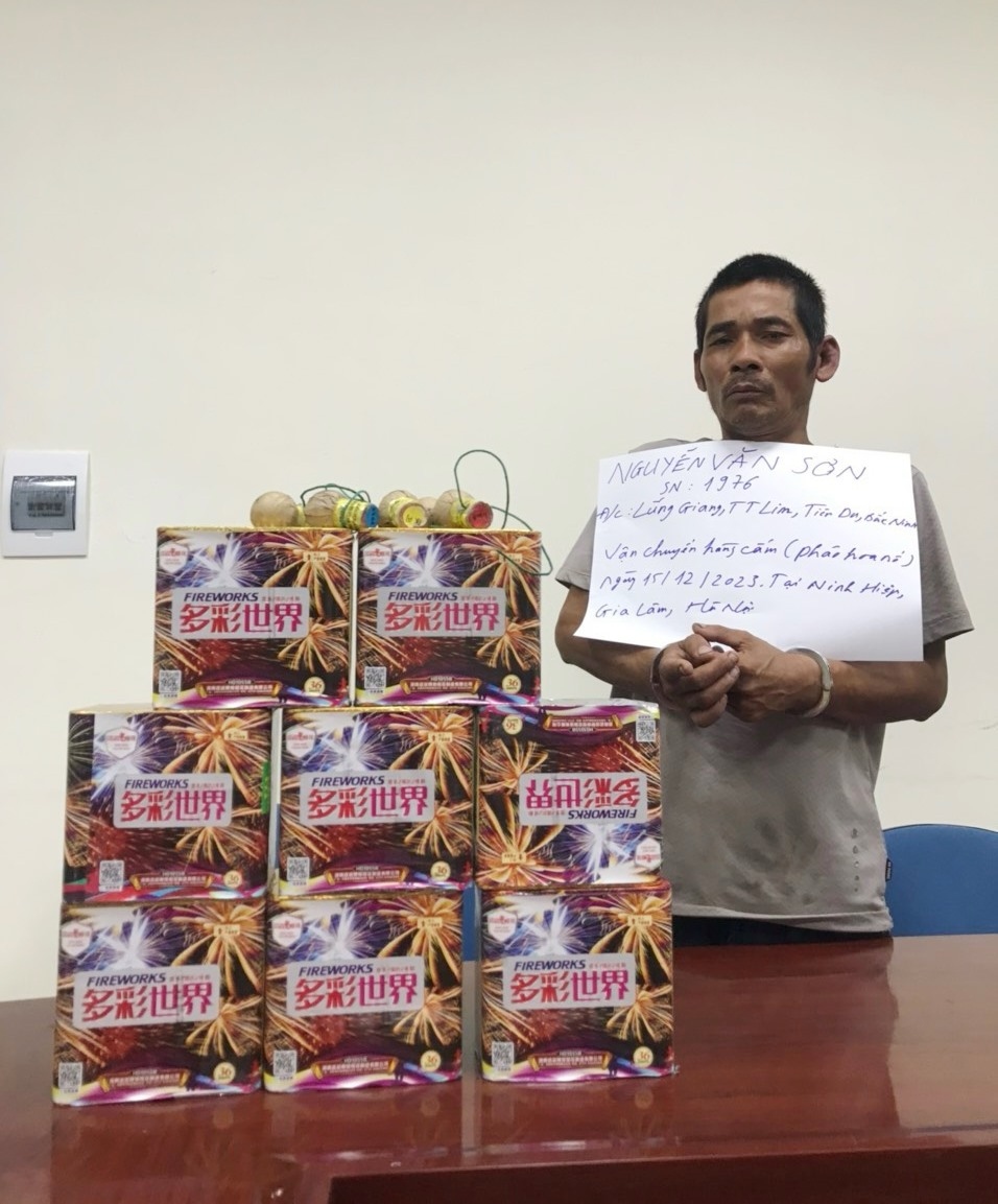 Đấu tranh quyết liệt với tội phạm và vi phạm pháp luật về pháo dịp tết hình ảnh 1 Dau tranh quyet liet voi toi pham va vi pham phap luat ve phao dip tet hinh anh 1