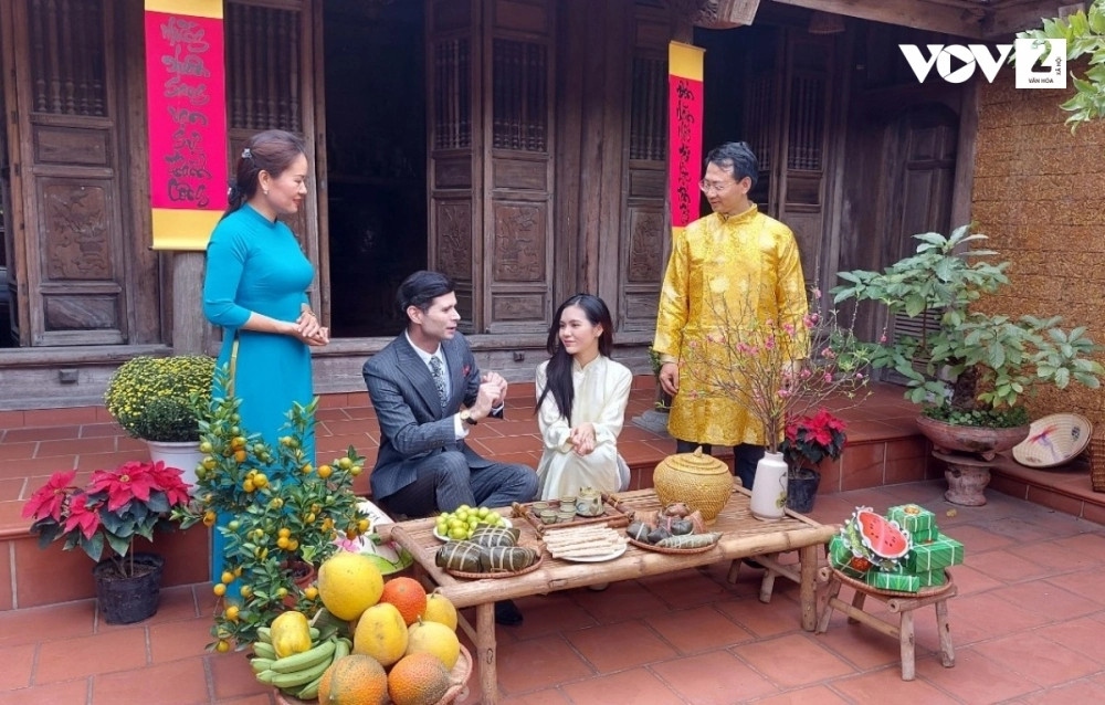 vietnamese tet in ancient village fascinates visitors picture 4
