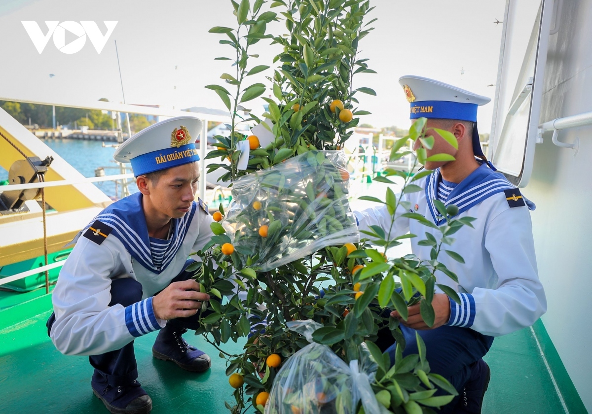 special gifts to spratly islanders ahead of lunar new year holiday picture 6
