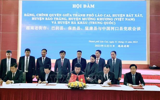 lao cai and china s yunnan province seek to build stronger links picture 1 lao cai and china s yunnan province seek to build stronger links picture 1