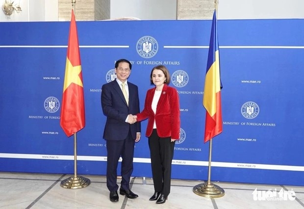 vietnam boosts diplomatic relations with romania and hungary picture 1