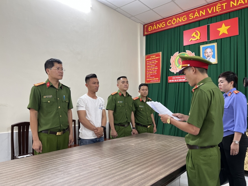 người mẫu ngọc trinh bị đề nghị truy tố tội gây rối trật tự công cộng hình ảnh 2 nguoi mau ngoc trinh bi de nghi truy to toi gay roi trat tu cong cong hinh anh 2