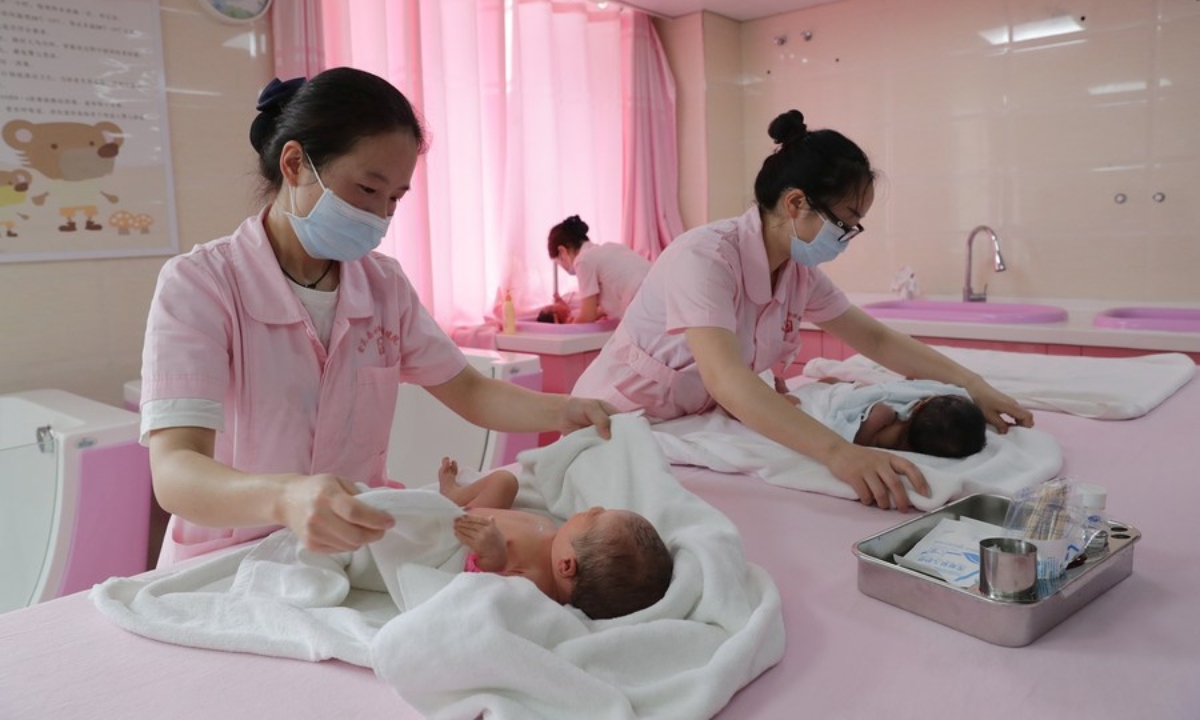 dân số trung quốc giảm năm thứ 2 liên tiếp hình ảnh 1 dan so trung quoc giam nam thu 2 lien tiep hinh anh 1