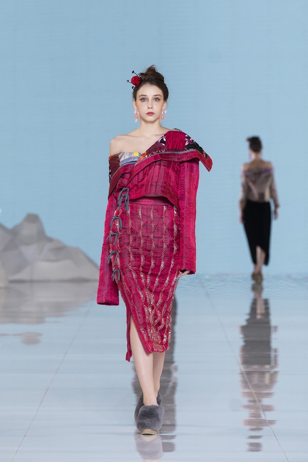 vietnamese fashion designer debuts new collections in china picture 6