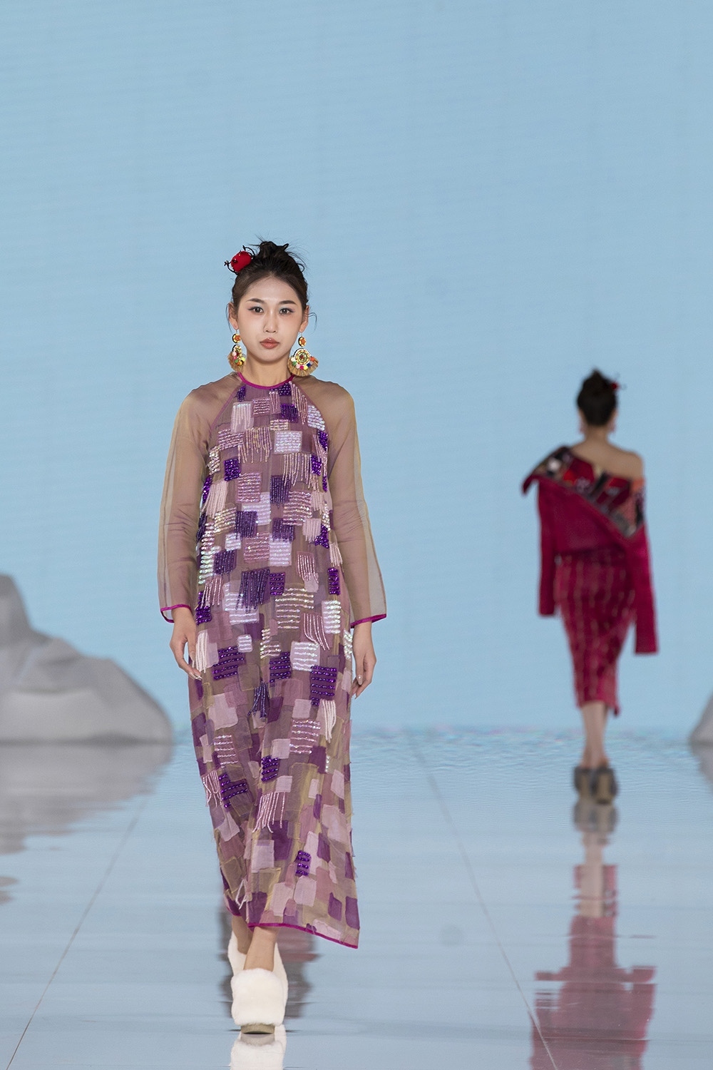 vietnamese fashion designer debuts new collections in china picture 7