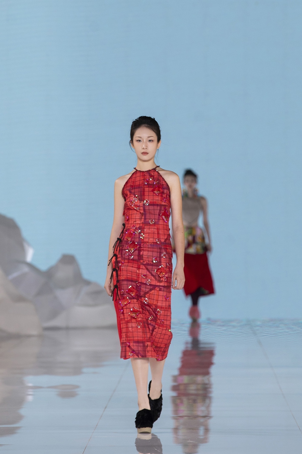 vietnamese fashion designer debuts new collections in china picture 8