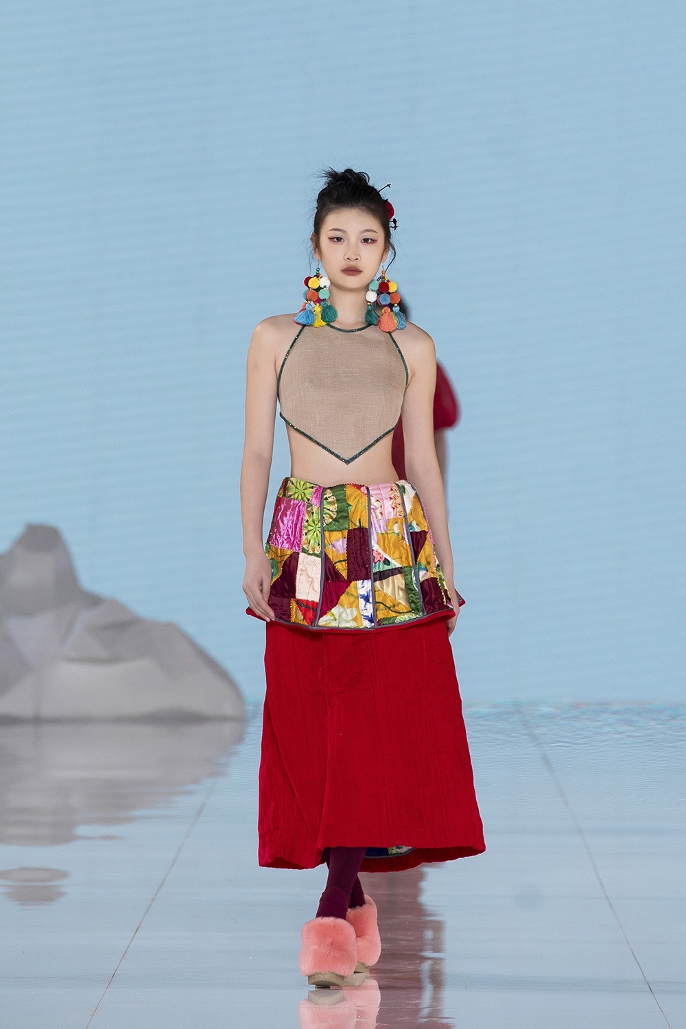 vietnamese fashion designer debuts new collections in china picture 9