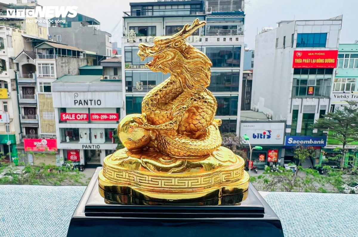 24k gold-plated dragon figurines among favourite tet gifts picture 3