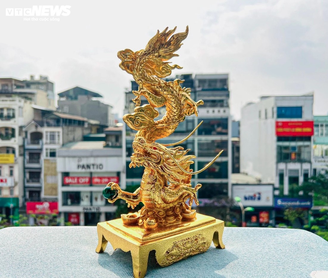24k gold-plated dragon figurines among favourite tet gifts picture 6