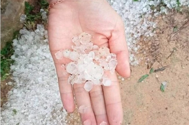 hailstones hit northern vietnam picture 1