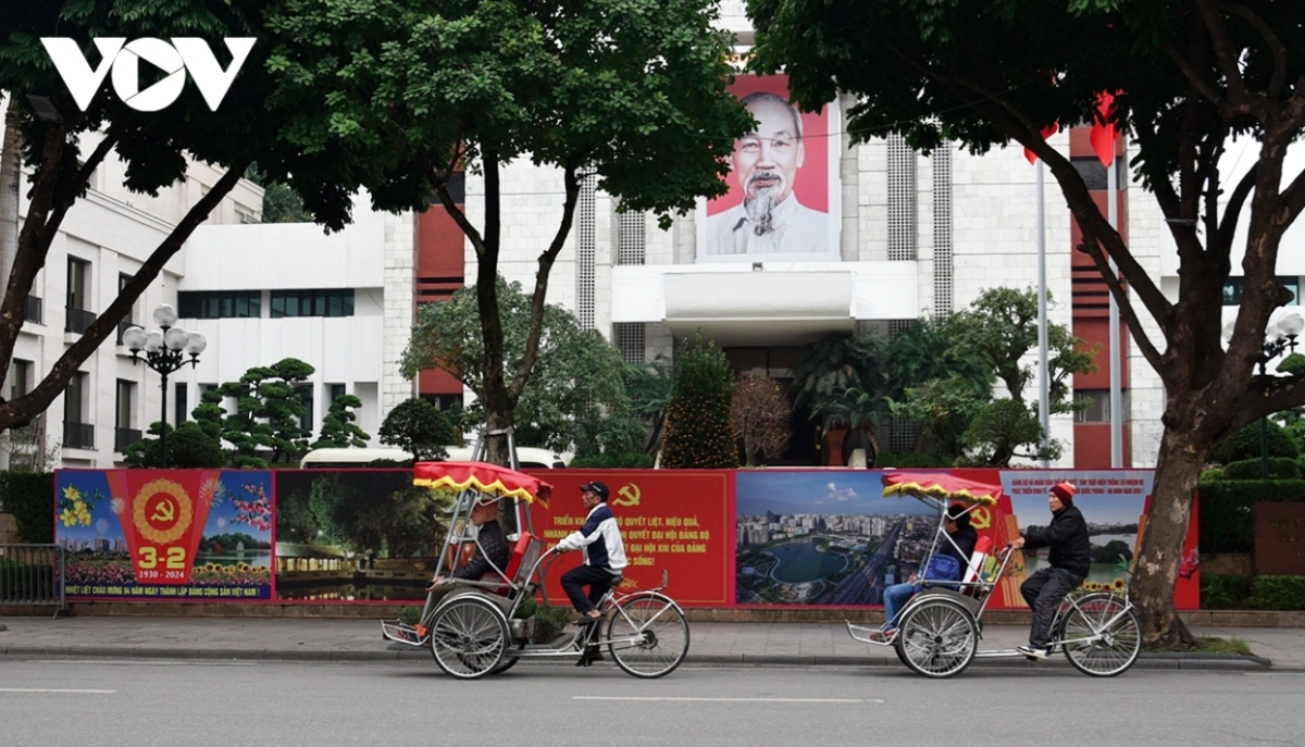 colourful decorations spring up across hanoi to ring in lunar new year picture 4
