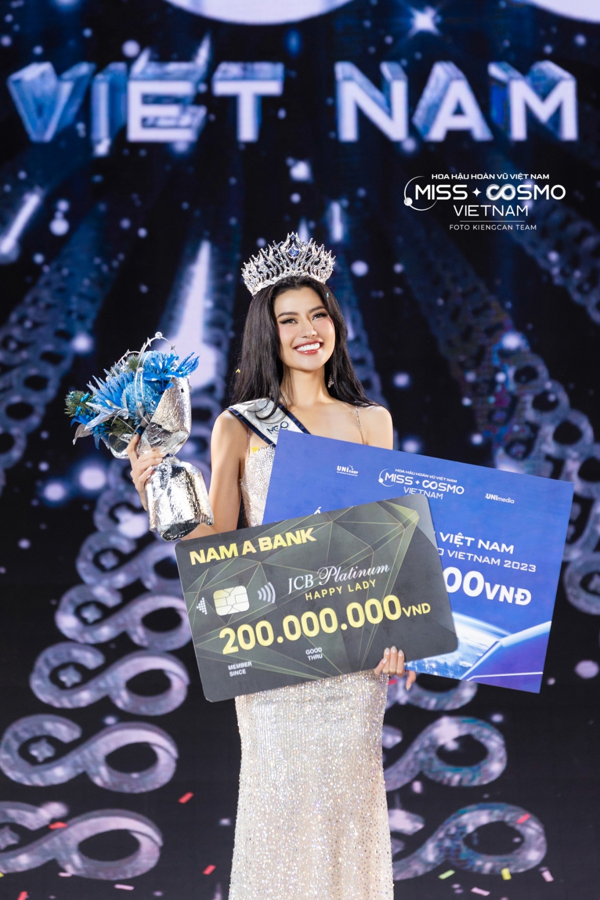 ninh binh native crowned miss cosmo vietnam 2023 picture 5