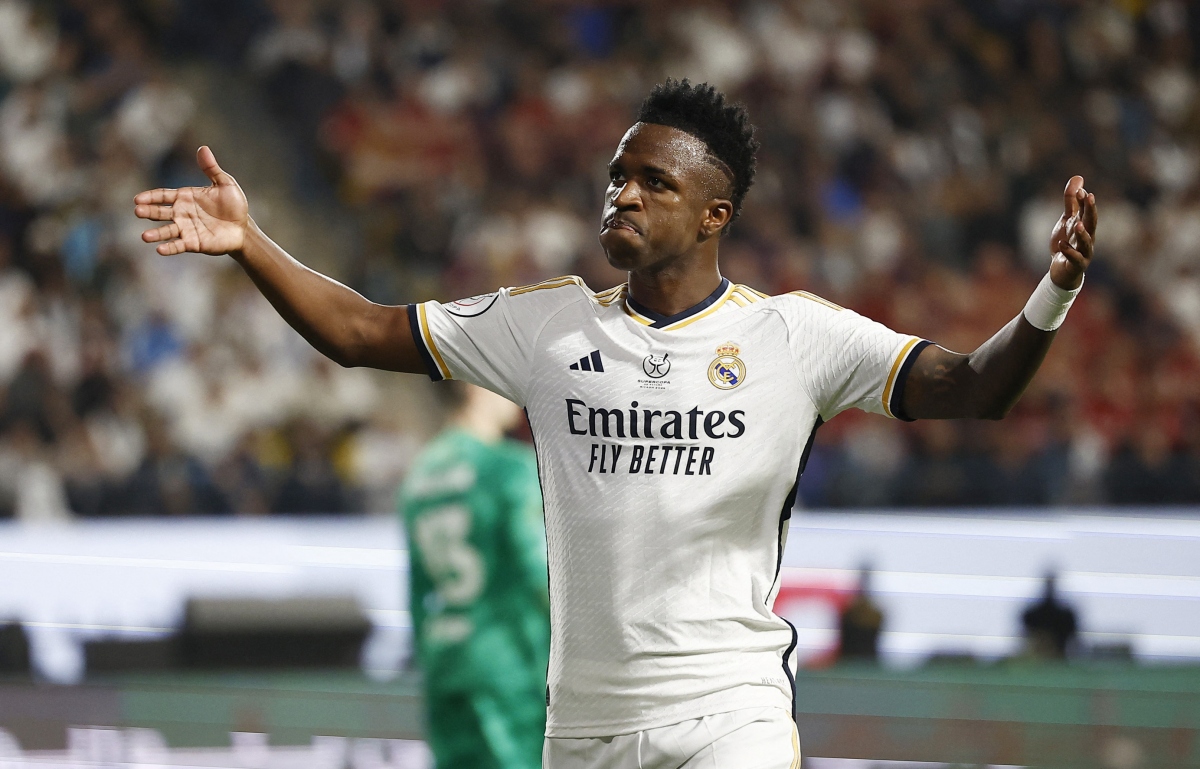 vinicius ghi hat-trick, real madrid thang huy diet barca hinh anh 1