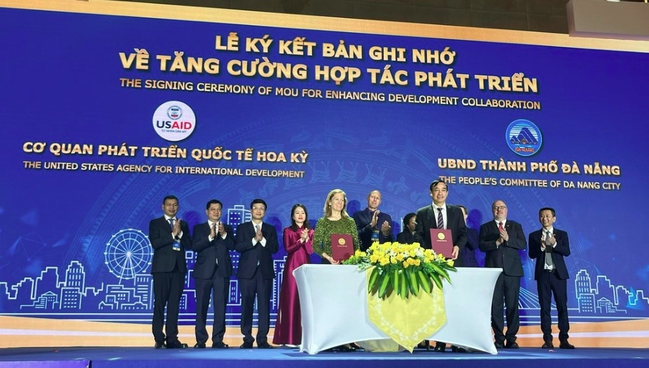 us, danang sign mou to enhance development cooperation picture 1