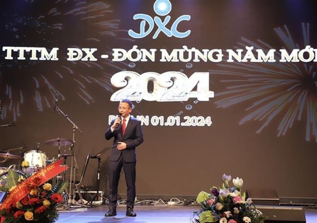 vietnamese businesses in berlin hold new year get-together picture 1
