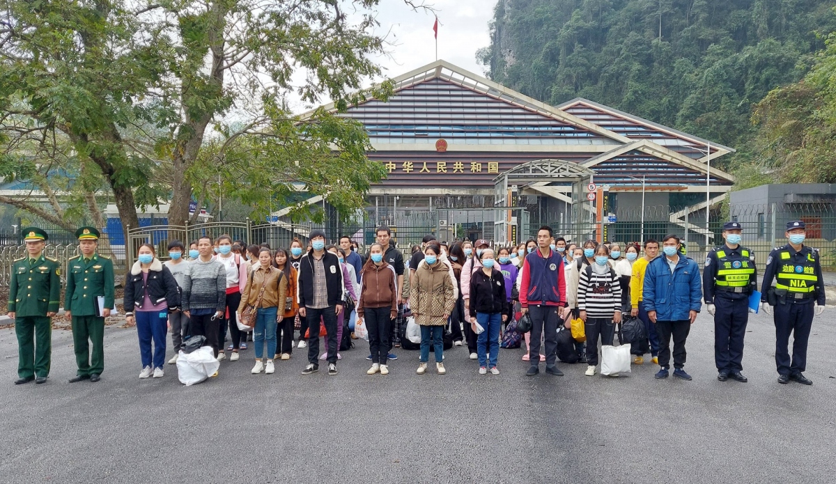vietnam receives 62 deportees from china following illegal entry picture 1