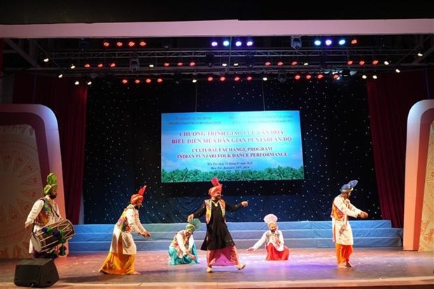 india s punjabi folk dances wow audiences in ben tre picture 1