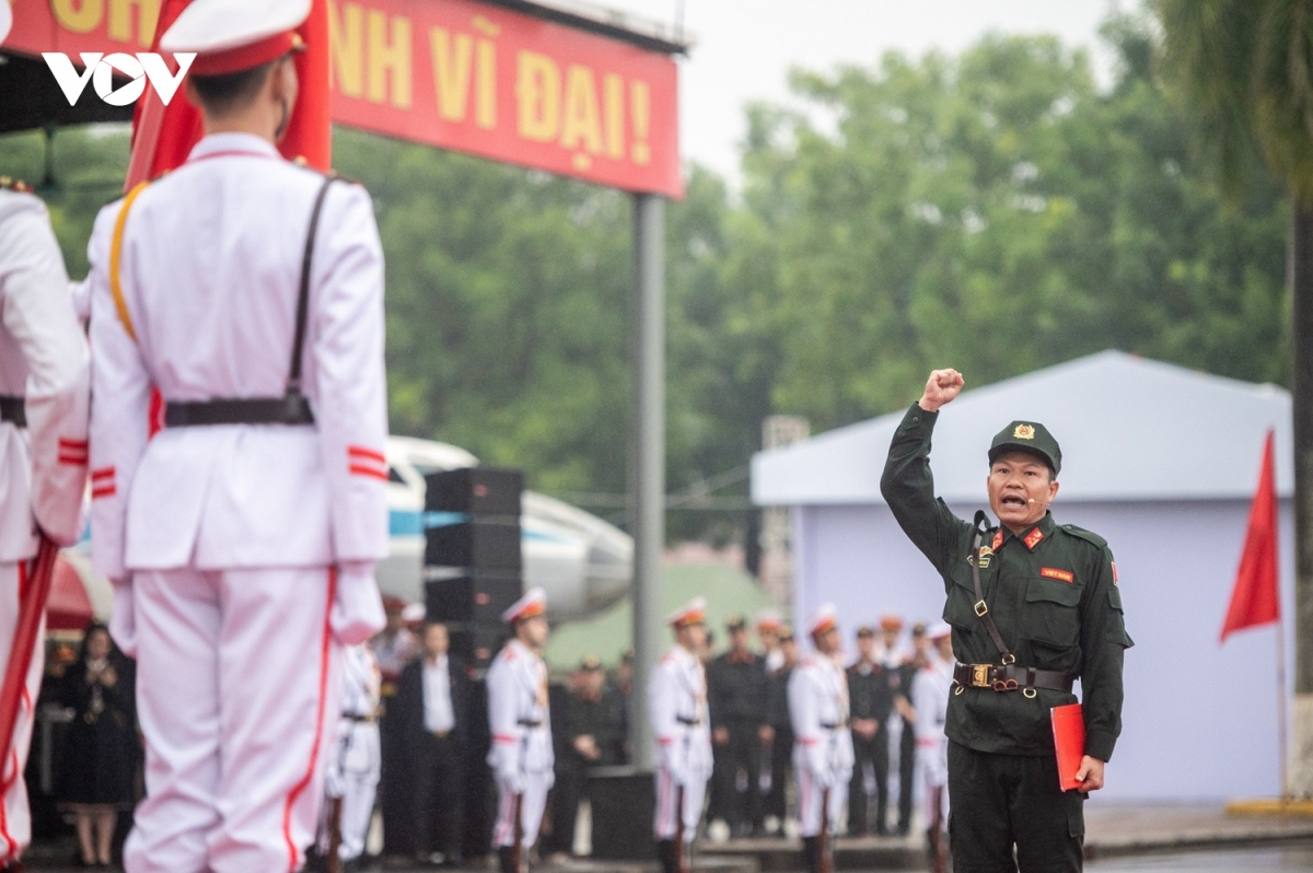 can canh canh sat gin giu hoa binh viet nam du day ban sung, giai cuu con tin hinh anh 4