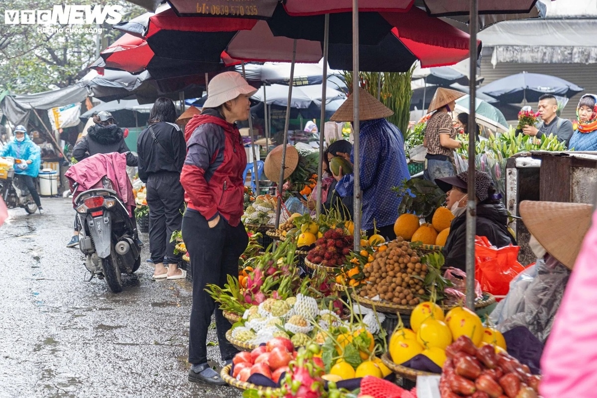 hanoi s market bustling for first full moon festival picture 10