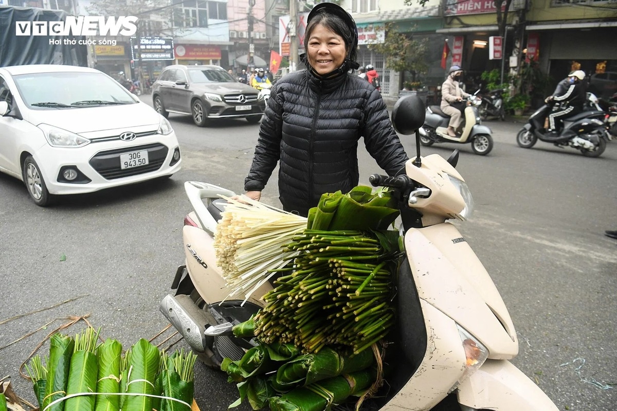 cho la dong lau doi nhat ha noi nhon nhip ngay giap tet hinh anh 13