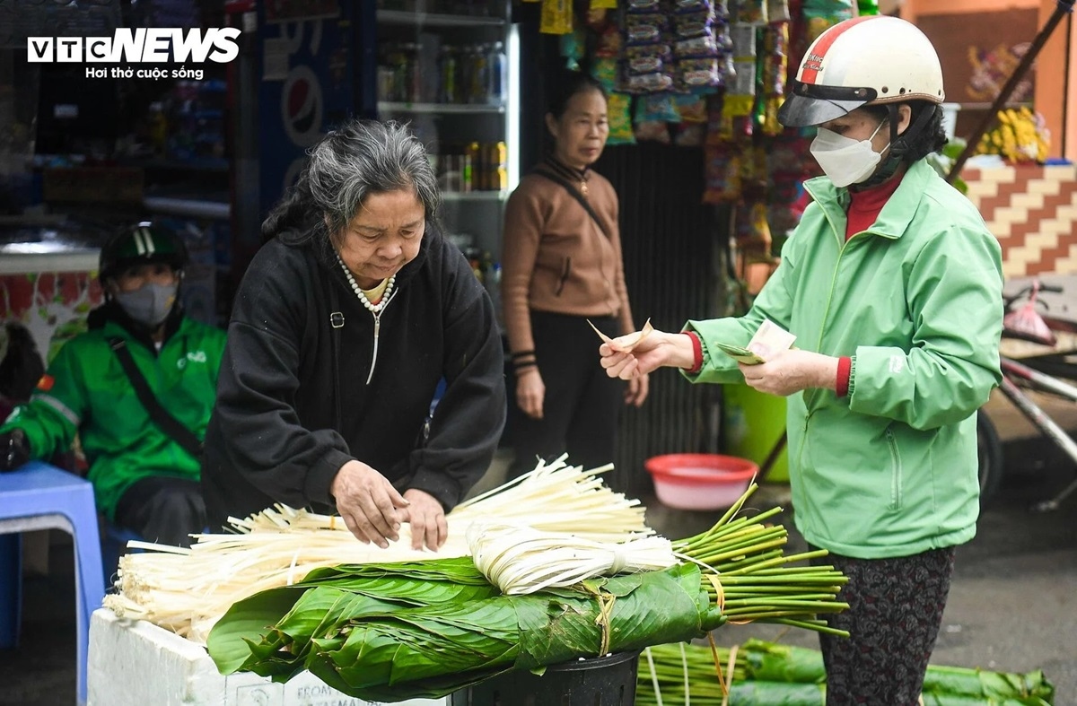 cho la dong lau doi nhat ha noi nhon nhip ngay giap tet hinh anh 3