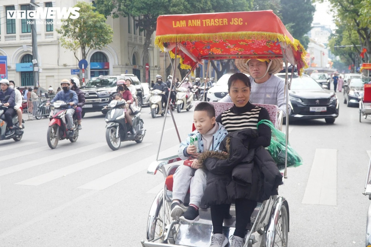 ho guom dong nghit nguoi du xuan sang mung 2 tet hinh anh 5