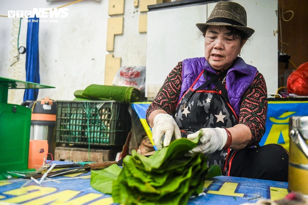 cho la dong lau doi nhat ha noi nhon nhip ngay giap tet hinh anh 4