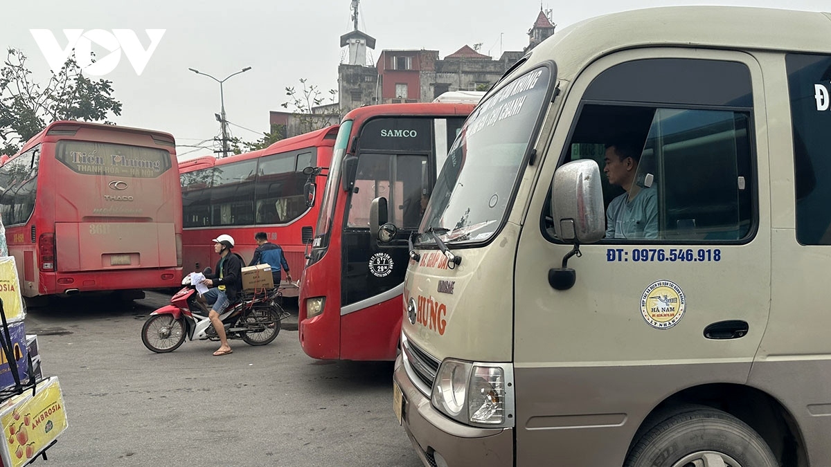 bus stations long for passengers as the long tet holiday nears picture 5