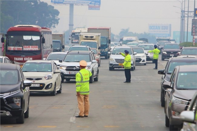 traffic accidents claim 214 lives during tet holiday picture 1