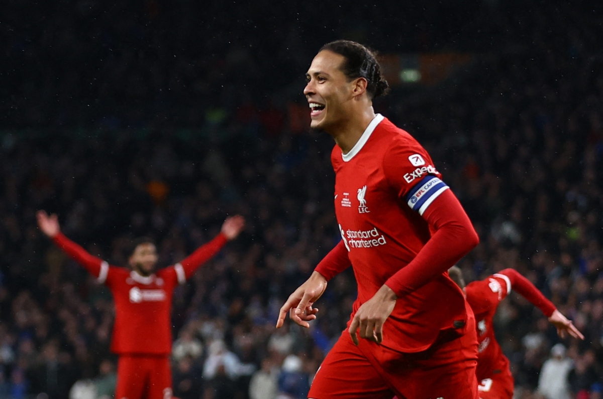 Van Dijk ghi bàn, Liverpool giành Cúp Liên Đoàn Anh sau trận thắng nghẹt thở