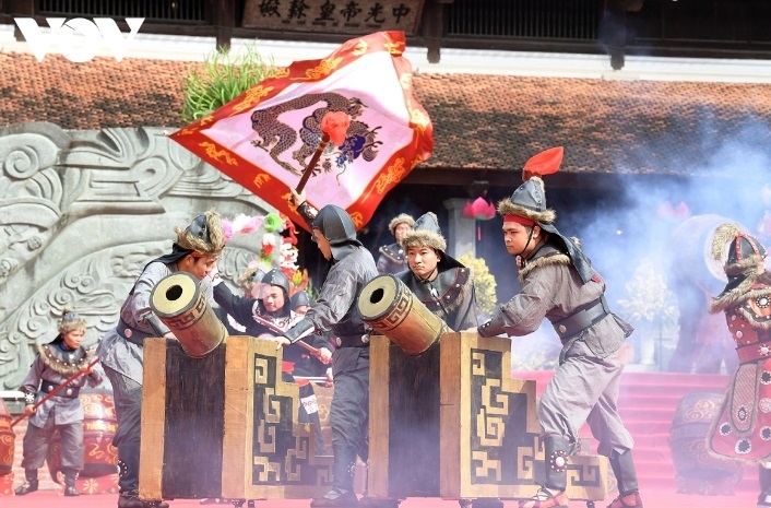 thousands attend dong da festival in memory of king quang trung picture 9