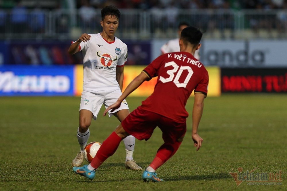 Thua Hà Tĩnh, HAGL tiếp tục ''chìm sâu'' ở cuối bảng V-League