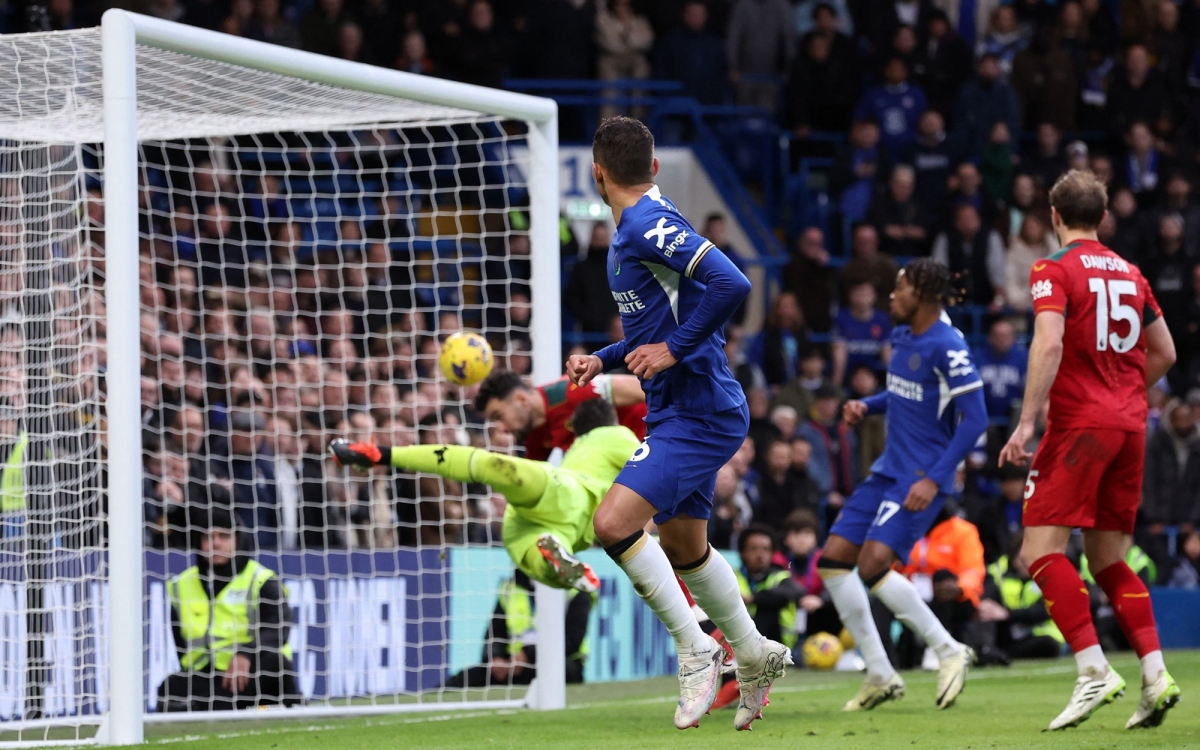cunha lập hat-trick, wolves đẩy chelsea xuống nửa sau bxh ngoại hạng anh hình ảnh 12 cunha lap hat-trick, wolves day chelsea xuong nua sau bxh ngoai hang anh hinh anh 12