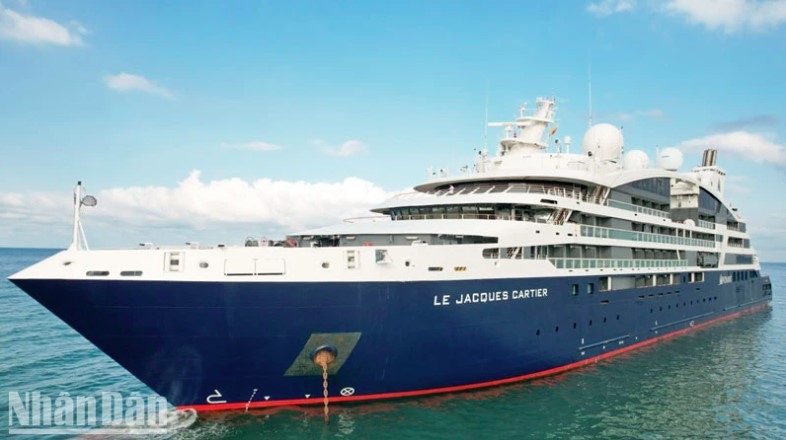luxury cruise ship brings 150 high-end tourists to phu quoc island picture 1
